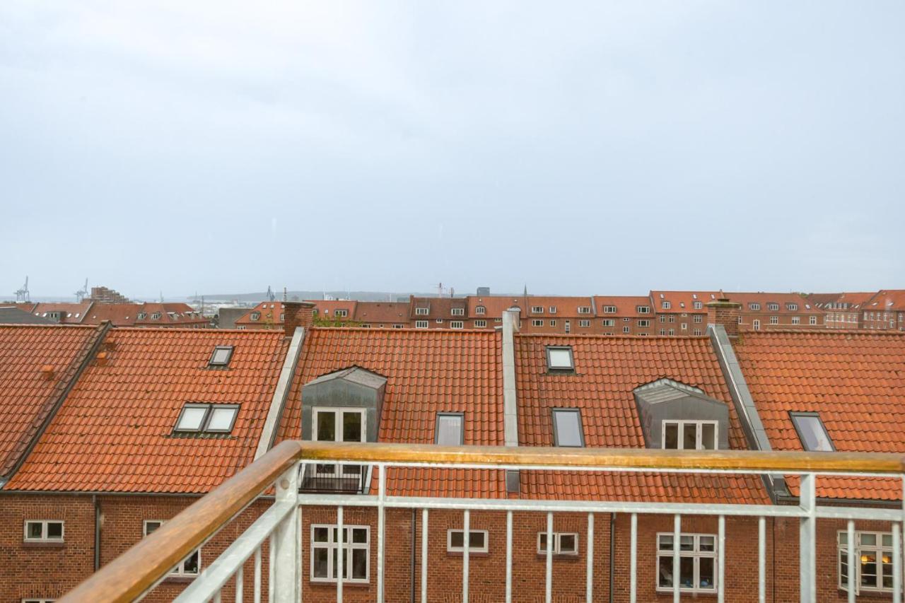 Come Stay In Penthouse With Room For 2-People Arhus Luaran gambar